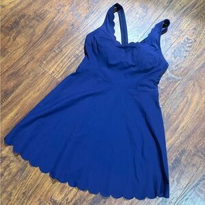 Attarco women’s size S scalloped trimmed athletic dress with built in bra